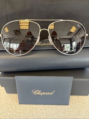 Chopard Unisexy Silver Aviator Sunglasses with Black Lenses